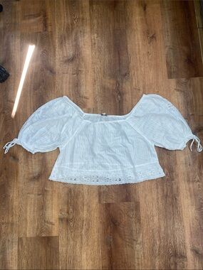 American Eagle Outfitters White Eyelet Off-Shoulder Peasant Top